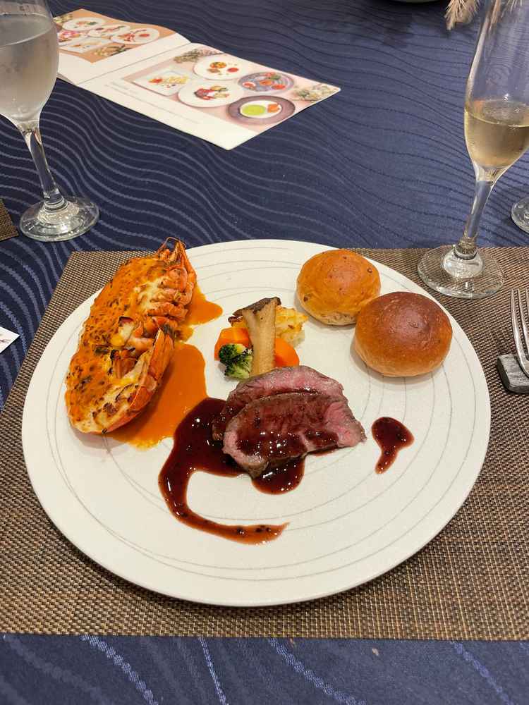 メイン料理の試食です。とてもおいしかったです。