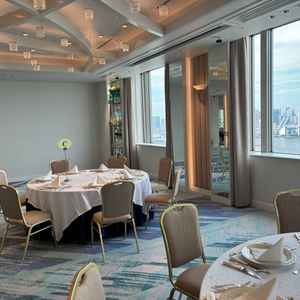 東京湾の絶景が見える披露宴会場。