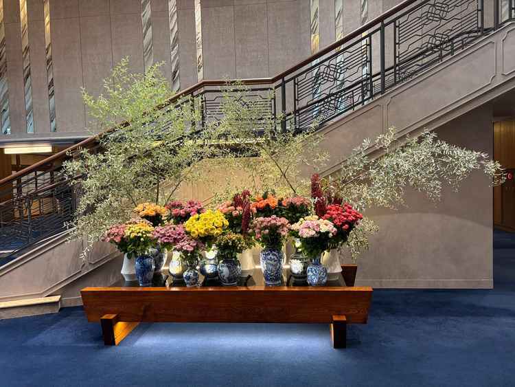 エントランスすぐのお花。今の時期は薔薇もありました