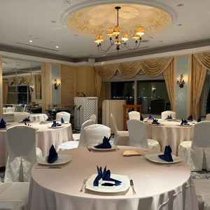 エーゲという会場です。海側の眺望の会場になります。イエロー、ブルーのカラーの雰囲気が可愛らしいです。