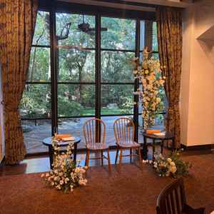 1階の披露宴会場　外にはガーデンが見えて開放感があり、素敵でした