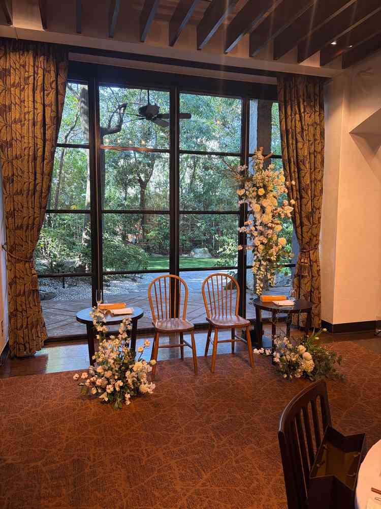 1階の披露宴会場　外にはガーデンが見えて開放感があり、素敵でした