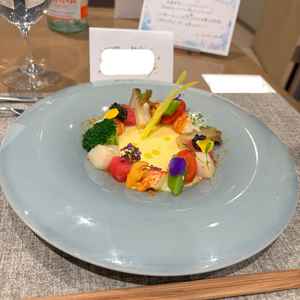 ご試食させていただいた前菜の食品ひとつひとつに拘りが感じられ大変美味しくいただきました。