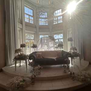 披露宴会場のソファ