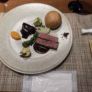 試食でいただいた肉料理がとても美味しく、柔らかくて印象的でした。