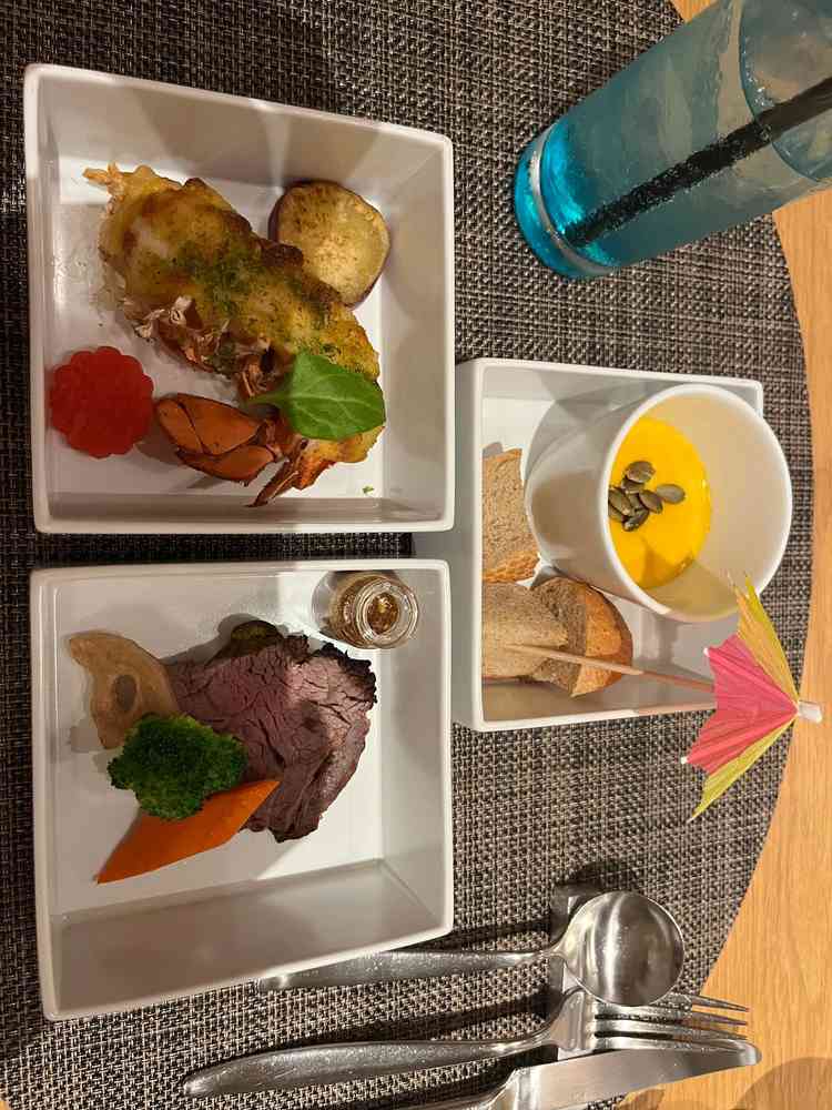 コース料理の試食。調理方法にこだわられていて、美味しかったです。