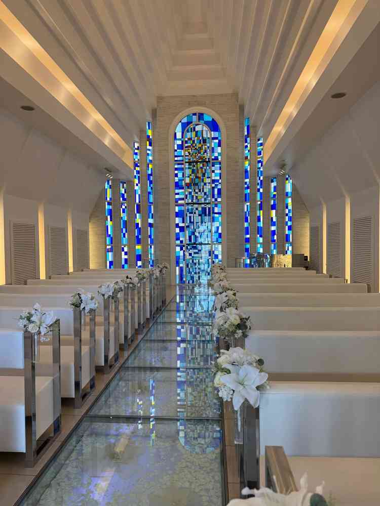 青が基調の明るい式場でした