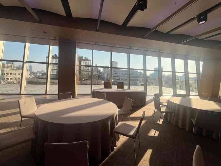 披露宴会場(窓あり)