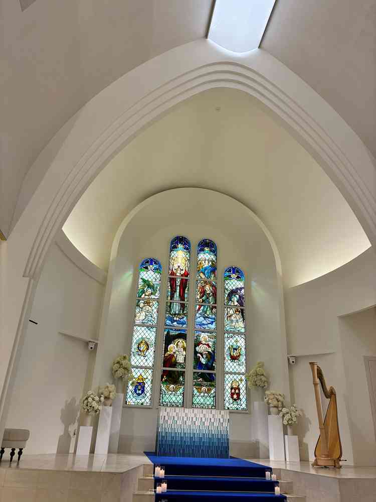 挙式がすごく素敵でした。挙式内にムービーを流すことができるのも素敵でした。