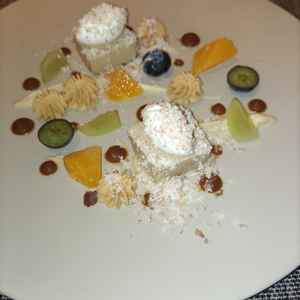 デザートです。食べやすくかわいらしい盛り付けでした。