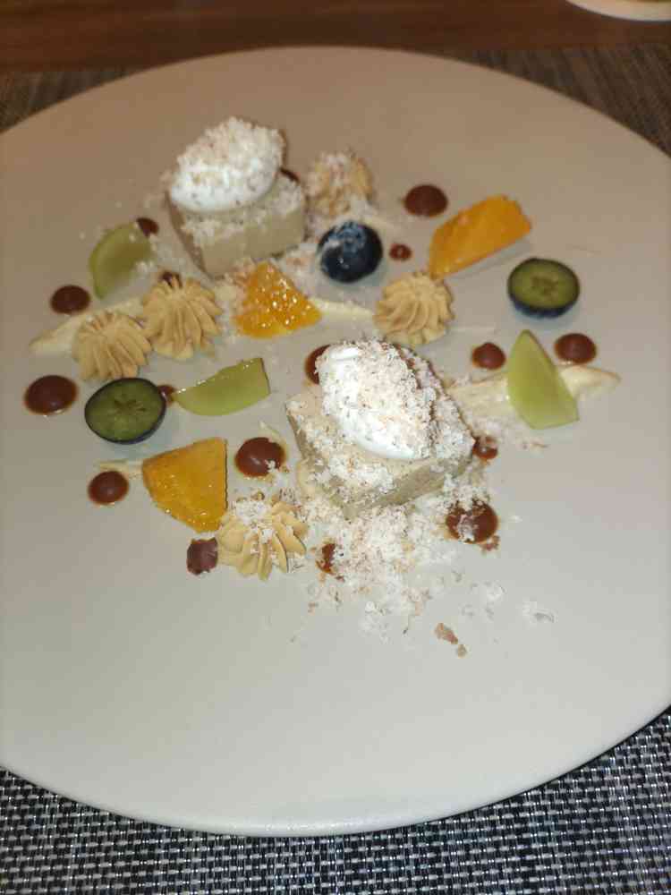 デザートです。食べやすくかわいらしい盛り付けでした。