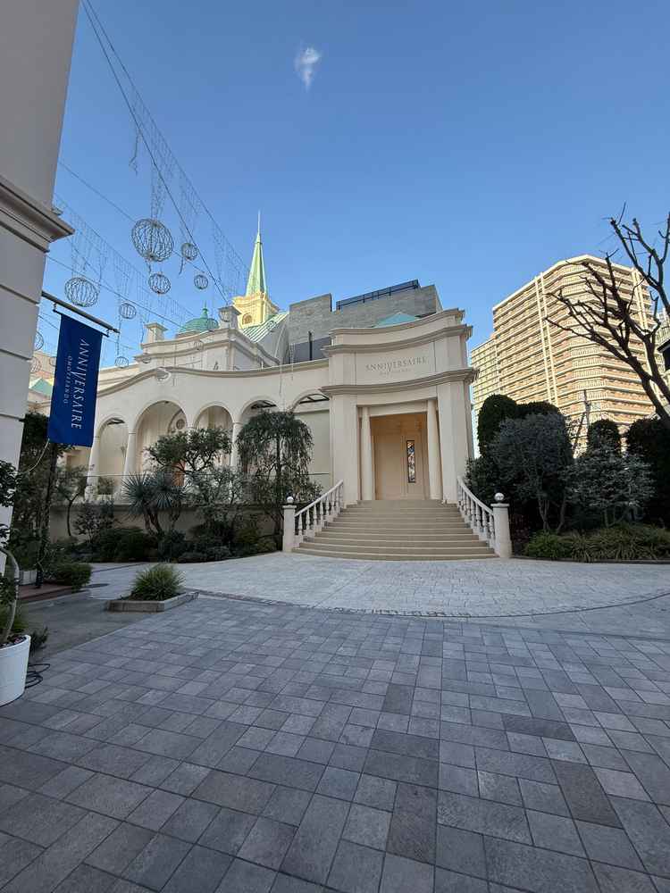 チャペルの外観。まるで海外に来たかのようです。