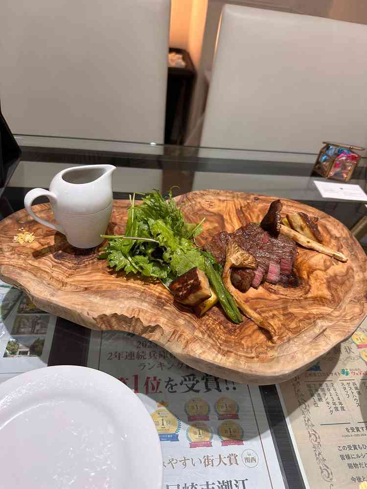 ボリューム満点のお肉料理