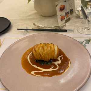 ご飯がとてもおいしく、見た目も華やかで満足感のある内容でした。