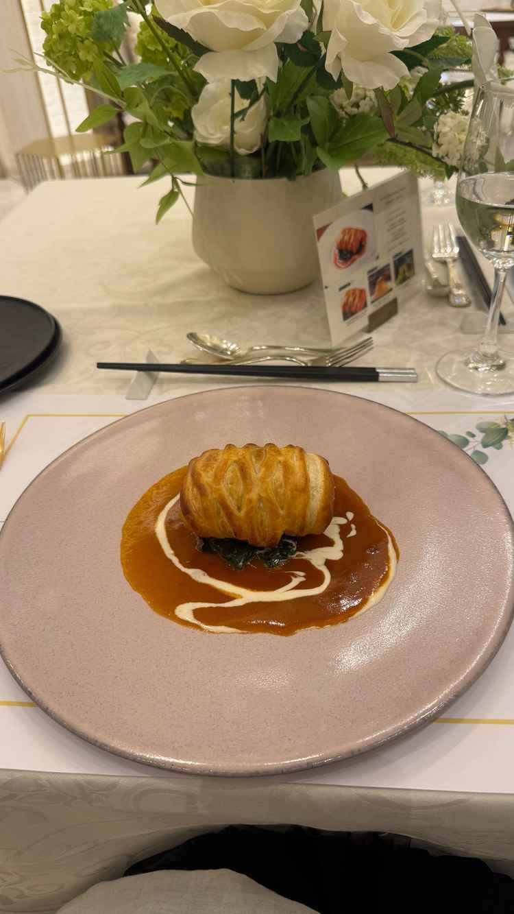 ご飯がとてもおいしく、見た目も華やかで満足感のある内容でした。