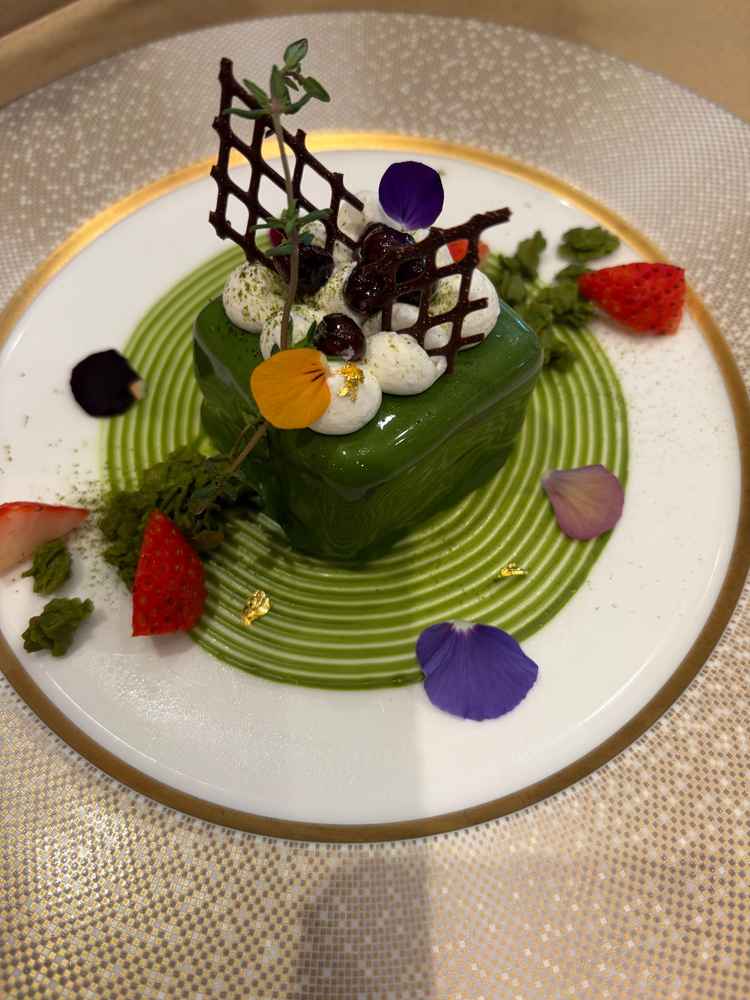 試食会の際のデザート。抹茶の甘味と苦味がマッチしていてケーキ屋さんでもおかしくない美味しさでした。