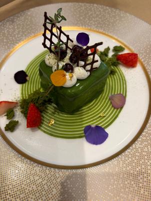 試食会の際のデザート。抹茶の甘味と苦味がマッチしていてケーキ屋さんでもおかしくない美味しさでした。
