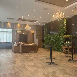 披露宴後のデザートビュッフェ専用空間の写真。カジュアルで居心地の良い空間でした。