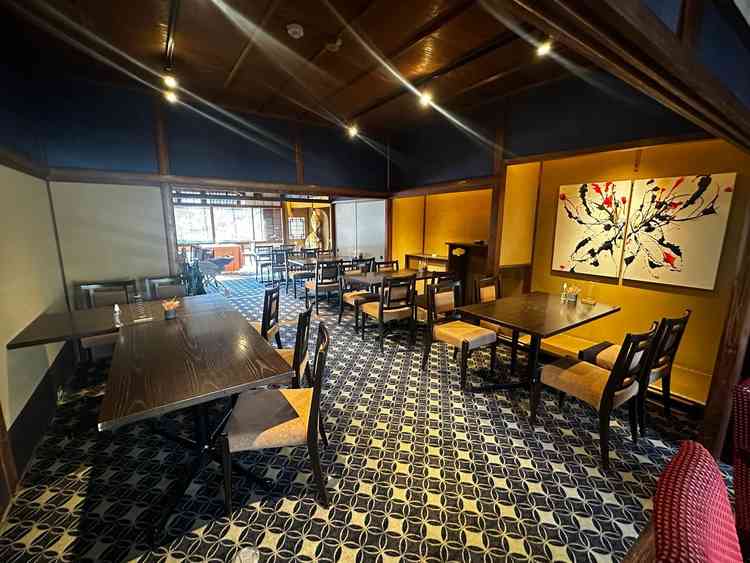 ゲスト控え室。非日常感を味わうことの出来るノスタルジックな空間。