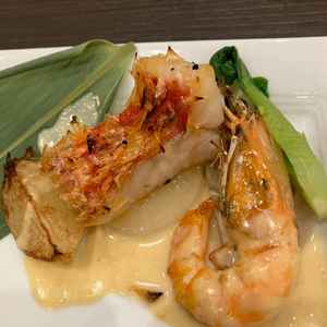 酒粕と白ワインのソースがとても濃厚で、魚も柔らかくて美味しかったです。