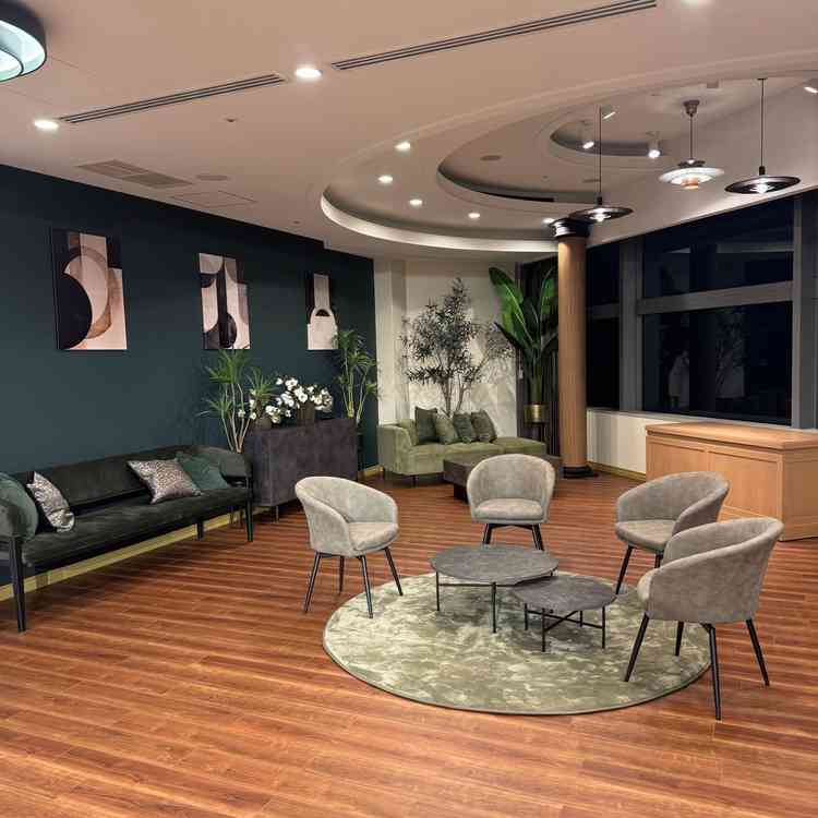 シックの横についているスペースです。ガーデンがない会場なので、ガーデン代わりに利用する方が多いそうで