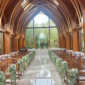 こちらも気になっていた森のチャペル。リニューアルしたのでとても綺麗でした！上品すぎない少しカジュアル