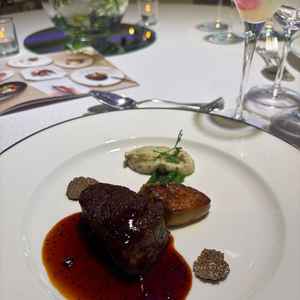 フェアのお肉料理。おいしかったです。