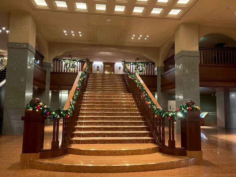 ホテルのロビー　クリスマス仕様