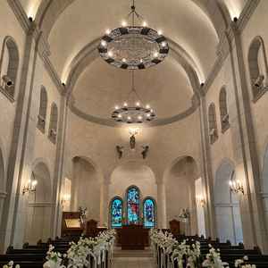 プラハの教会をイメージしたチャペル