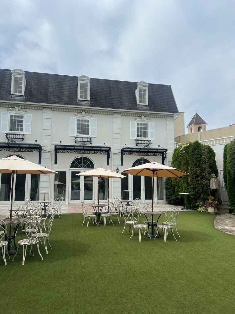 ガーデンです。使い方はかなり自由度が高いです。新郎新婦のお家に遊びに来たような雰囲気が出せます。