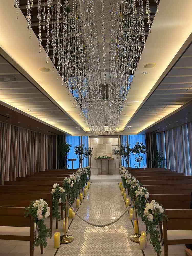 チャペルの写真。曇りであったものの、十分に明るかった。