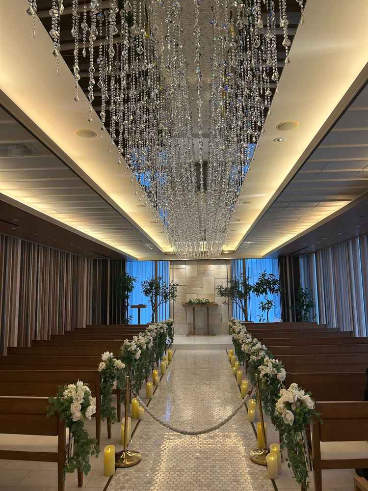 チャペルの写真。曇りであったものの、十分に明るかった。