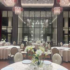 披露宴会場テーブル