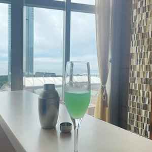 参列者それぞれのイメージにあったカクテルをシェイクすることができるオプションも魅力的。