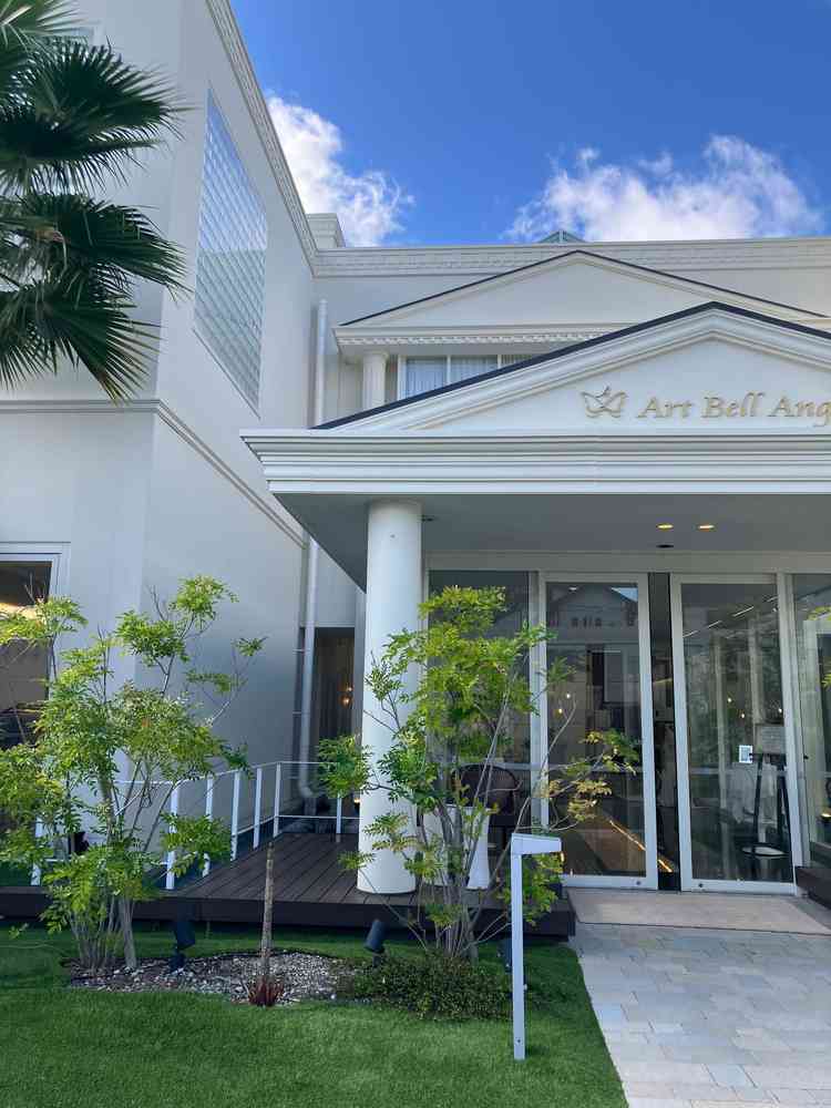 式場の外観です。お城をイメージさせるような可愛い外観で好印象でした。