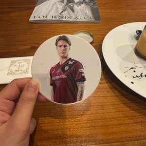 プロフィール調査の際に話した、些細なことを覚えてくださり、コースターの裏にサプライズ登場していて嬉し