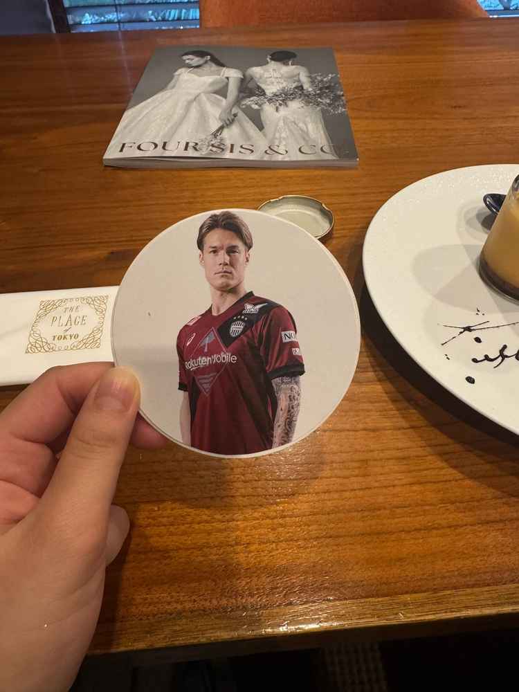 プロフィール調査の際に話した、些細なことを覚えてくださり、コースターの裏にサプライズ登場していて嬉し