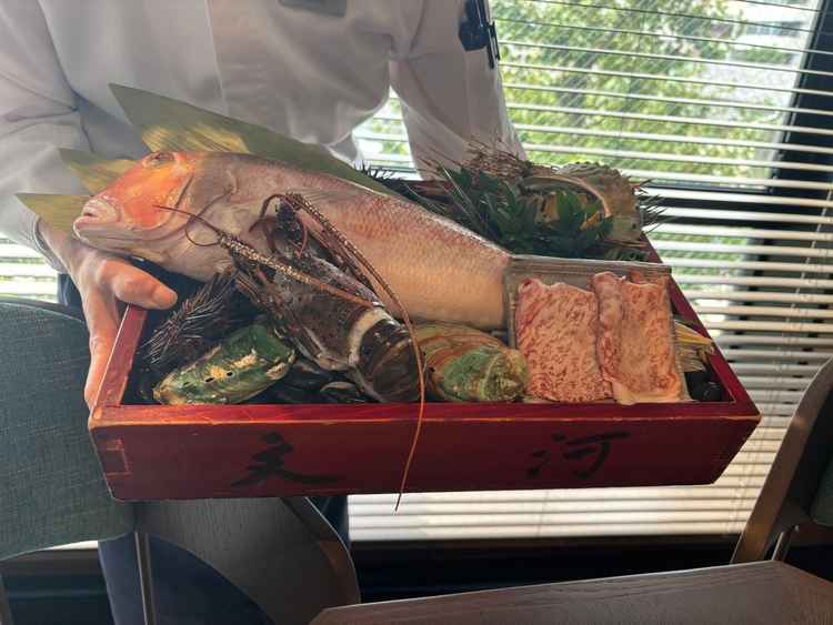 今回試食させていただいた食材を最初に見せて頂きました