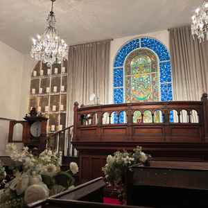 チャペル。夜は雰囲気がさらに増して大変荘厳。オルゴールの音の余韻がすばらしく、「音の教会」に納得。