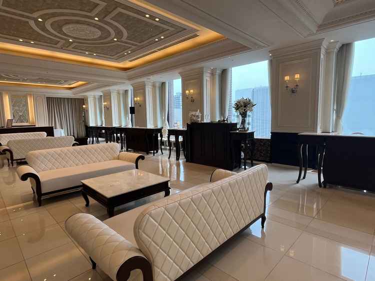 広々とした待合スペース