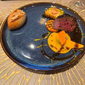 試食会でいただいた料理。黄色いソースがカレー風味でとても美味しかった。