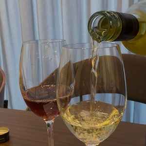 ワインがとても美味しかったです！実は成人して初めてのお酒だったのですが、美味しく頂けました！良かった