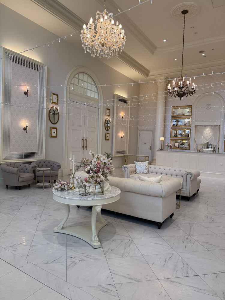 ゲストの待合室。装飾が豪華で待ち時間も楽しめそう