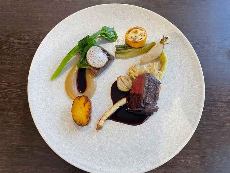 サーロインとフィレの２種類が味わえる