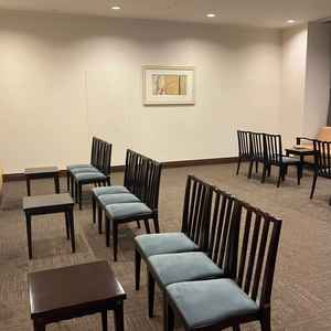 両親控室。希望があれば仕切りも準備するとのこと。