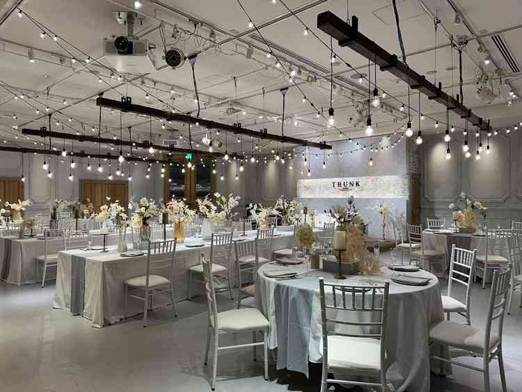 披露宴会場はとても広いですが、ゲストとの距離は近く感じ、とてもよかったです。