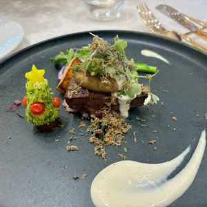 温かい料理を出す工夫が詰め込まれていました。料理も抜群に美味しかったです。