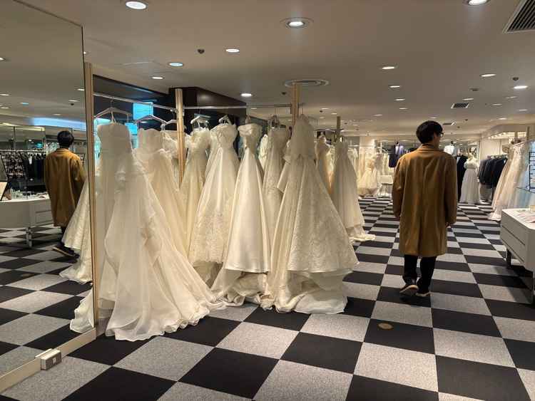 取り扱っているドレスが多くて、選ぶのが大変そうだなと思いました。