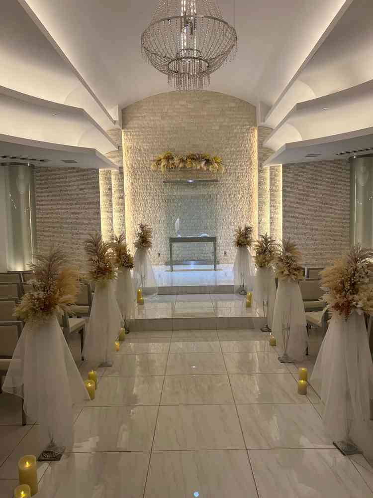 チャペルの写真です。バージンロードが短いので、ゲストとの距離が遠くならず、素敵なところでした。