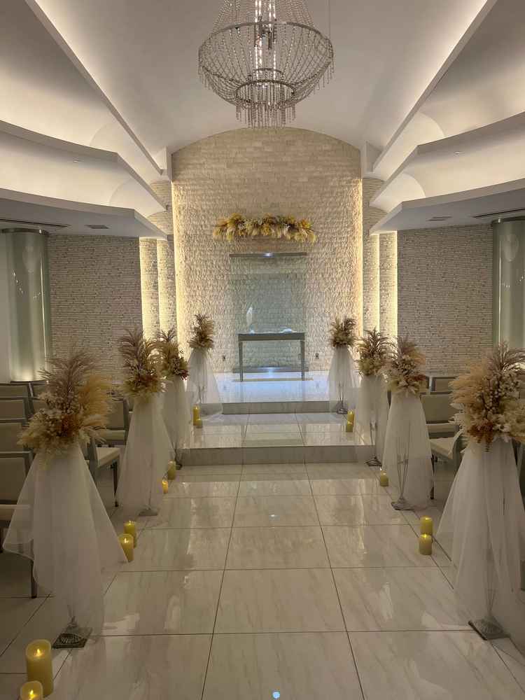 チャペルの写真です。バージンロードが短いので、ゲストとの距離が遠くならず、素敵なところでした。